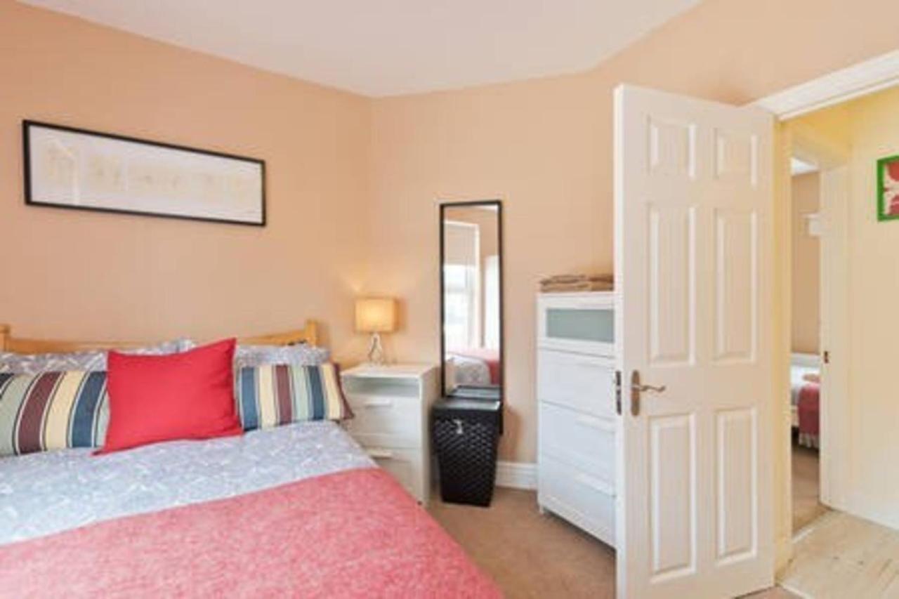 Charming Riverside - Minutes From *